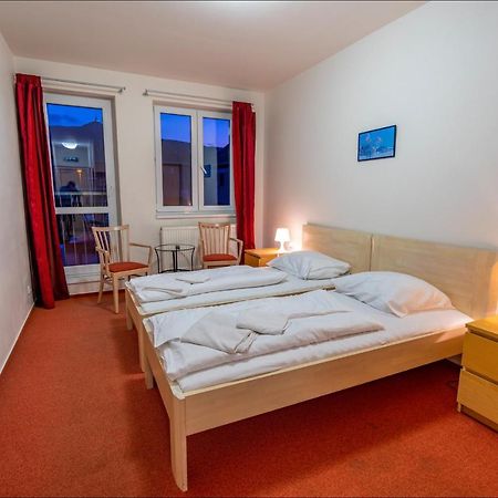 Hotel Petra Либерц Экстерьер фото