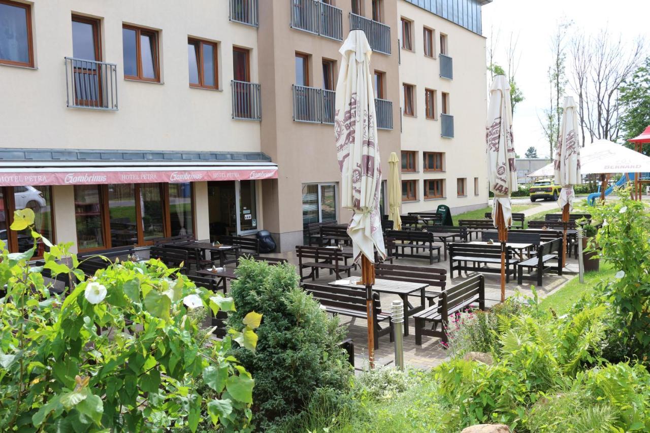 Hotel Petra Либерц Экстерьер фото