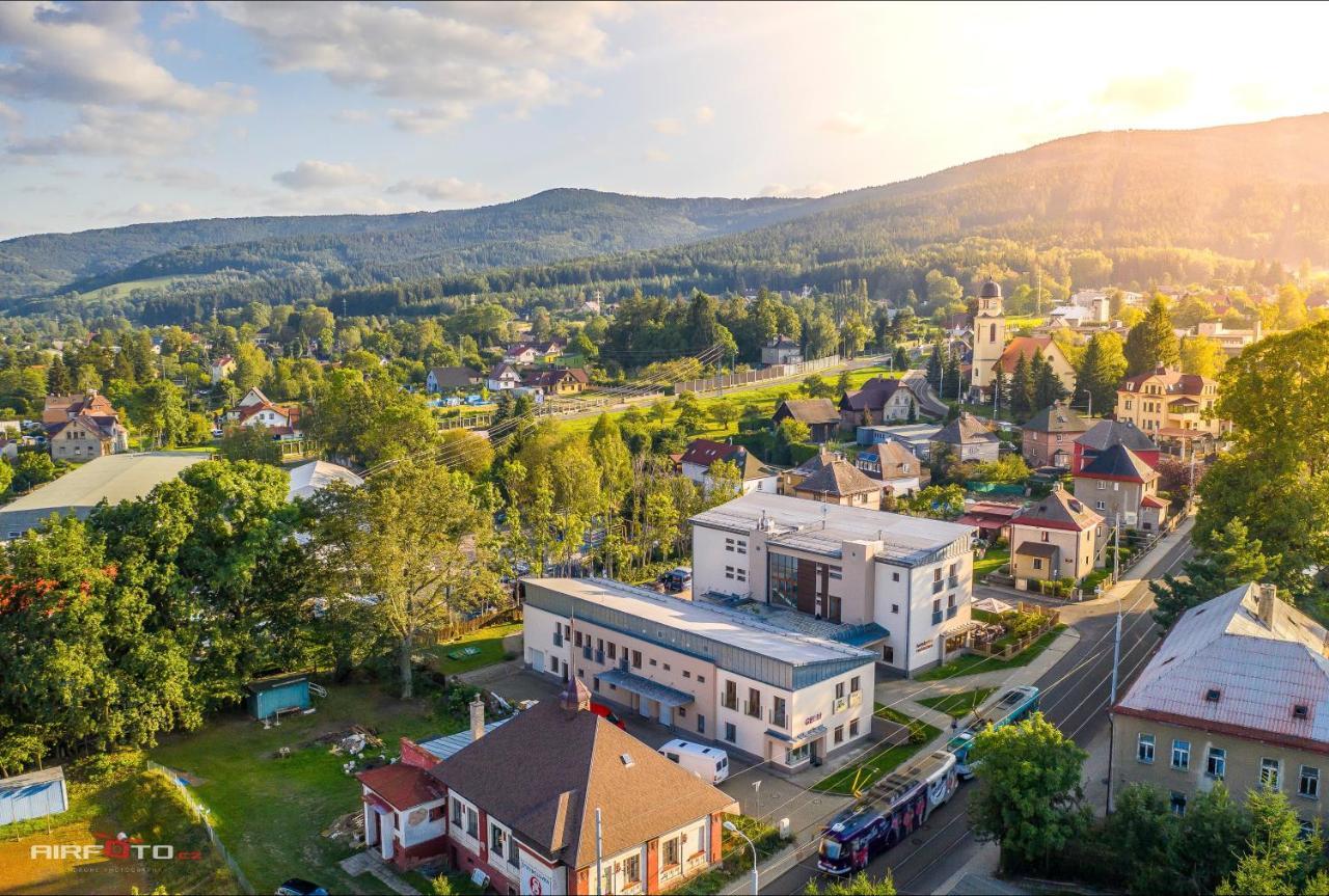 Hotel Petra Либерц Экстерьер фото