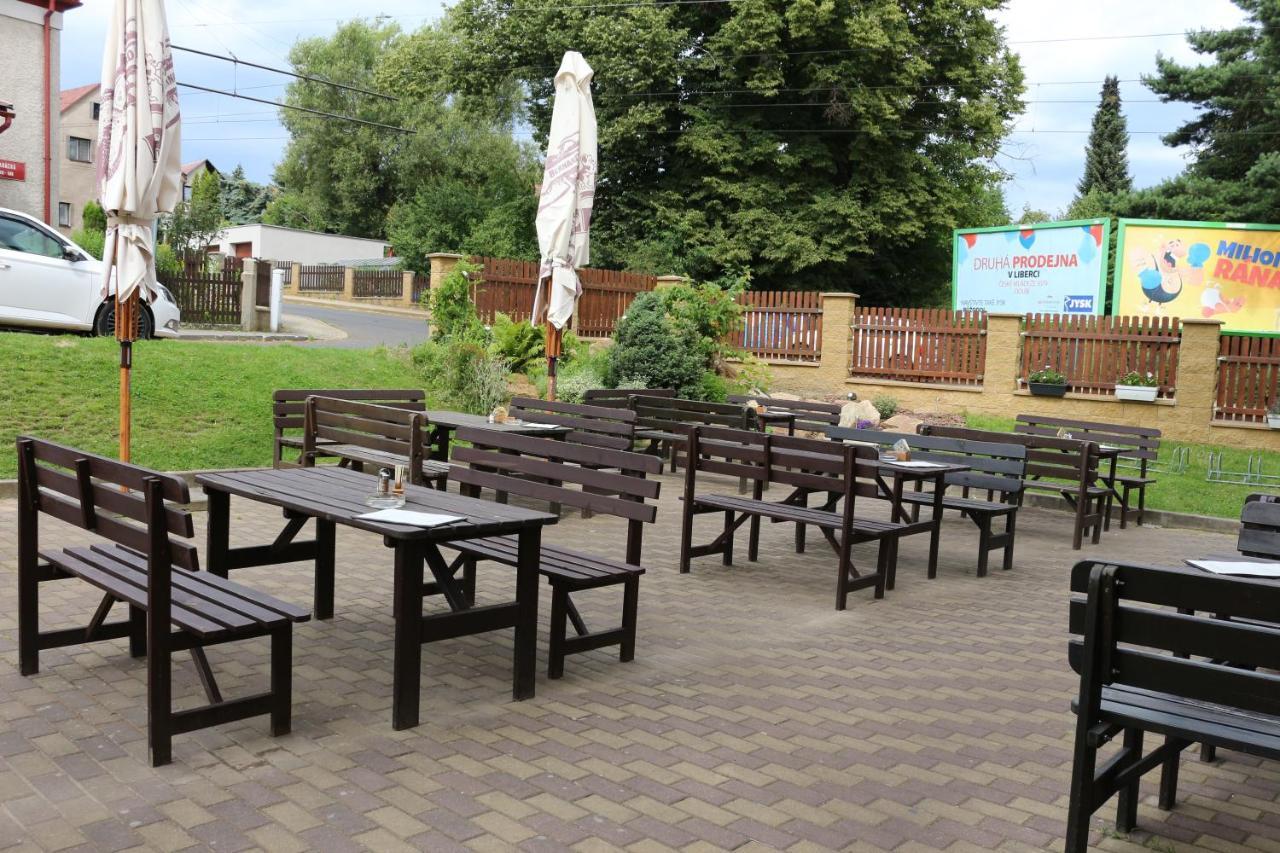 Hotel Petra Либерц Экстерьер фото
