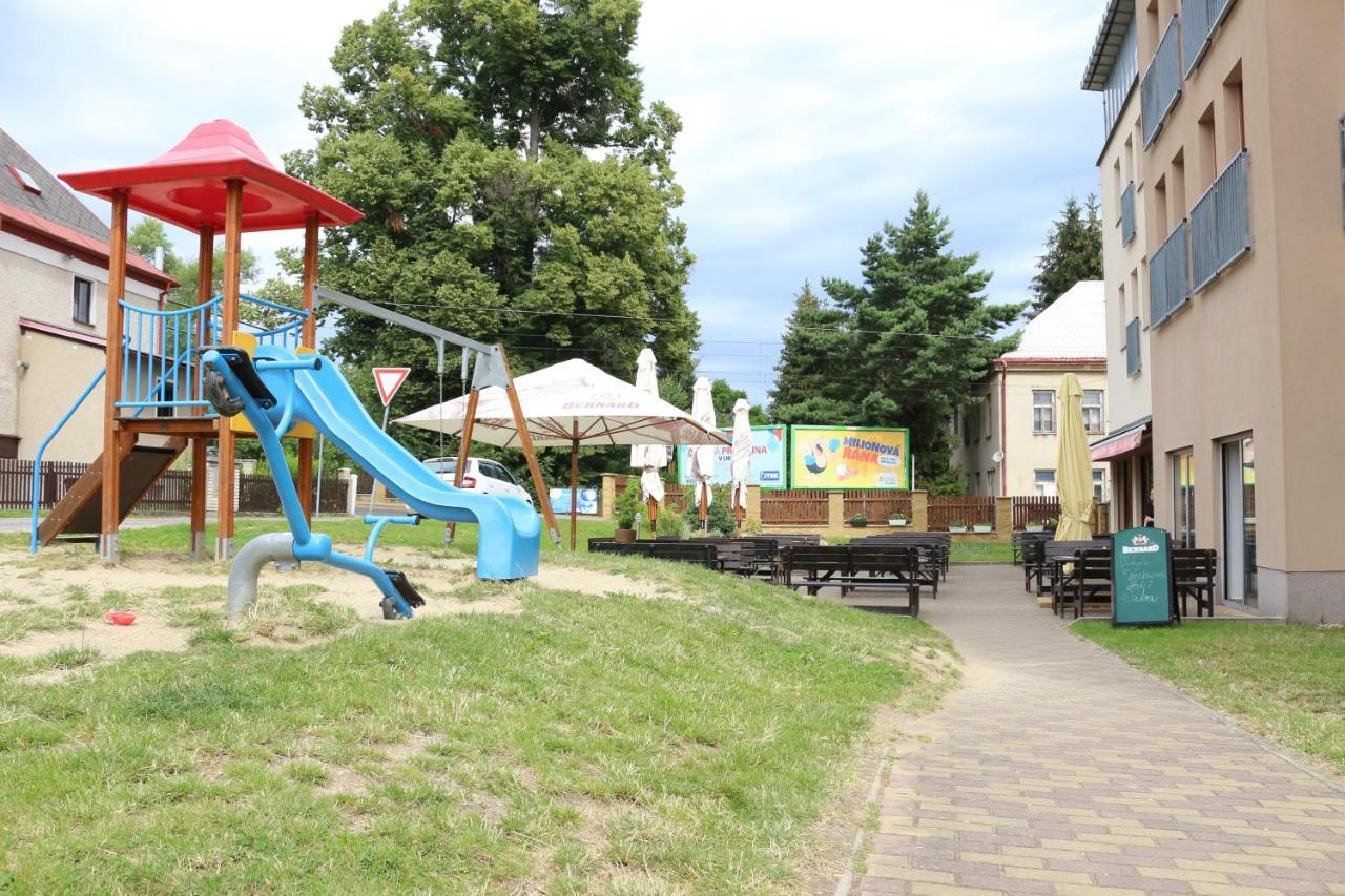 Hotel Petra Либерц Экстерьер фото