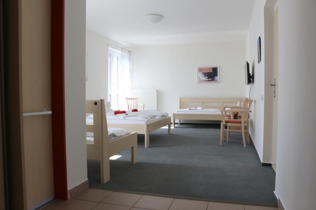 Hotel Petra Либерц Экстерьер фото