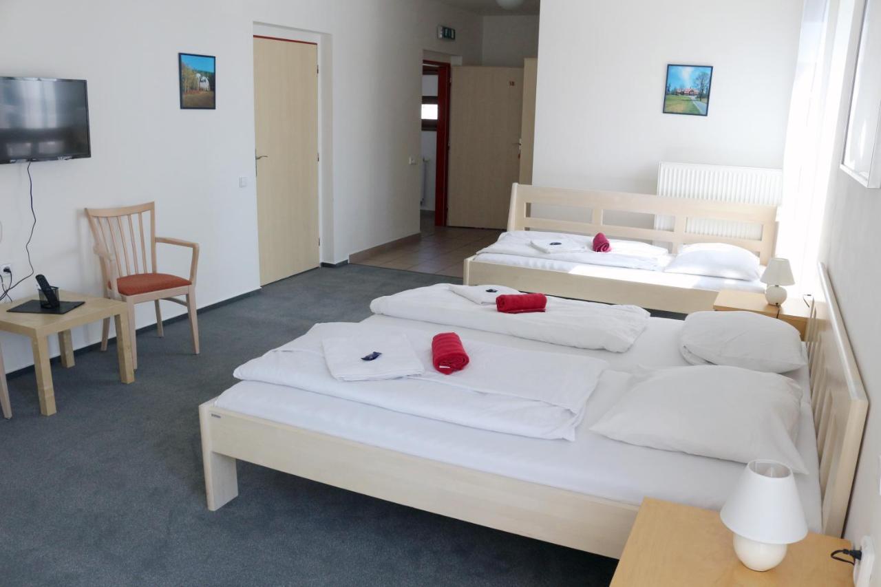 Hotel Petra Либерц Экстерьер фото
