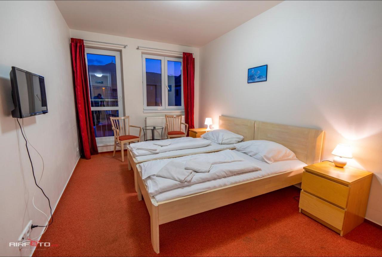 Hotel Petra Либерц Экстерьер фото
