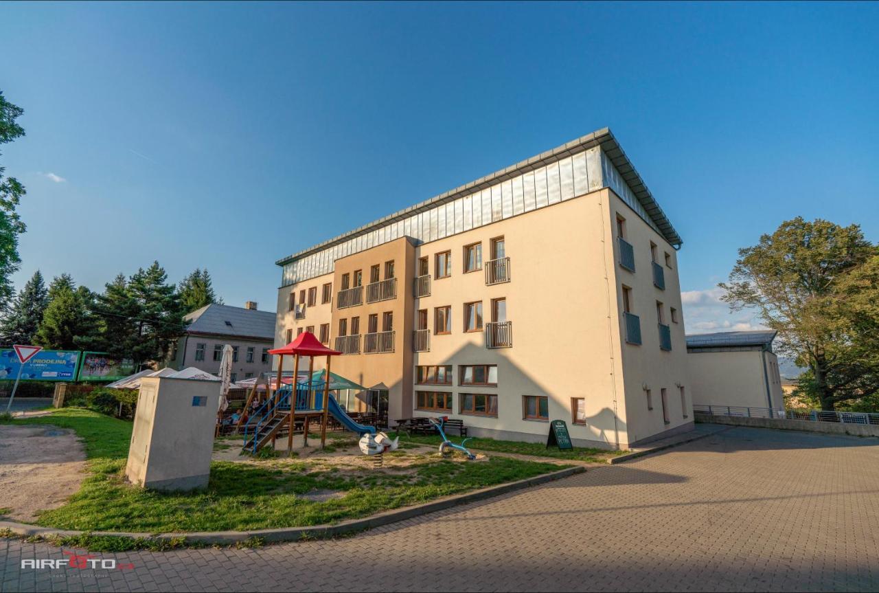 Hotel Petra Либерц Экстерьер фото